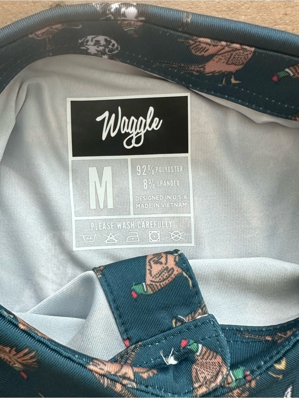 ⭐️NWT Waggle Men’s Polo - Bird Dog Size Medium - Picture 3 of 5